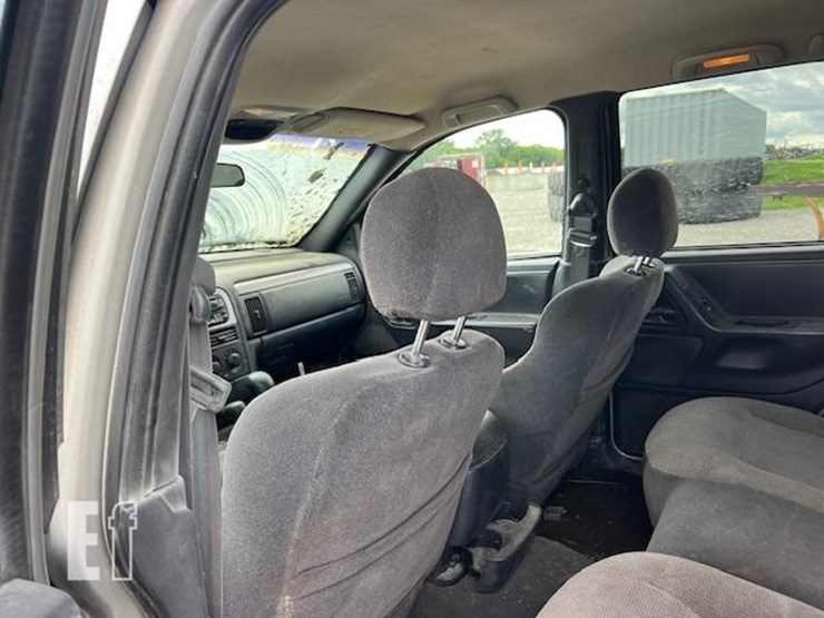 2001-jeep-grand-cherokee-laredo-image-32