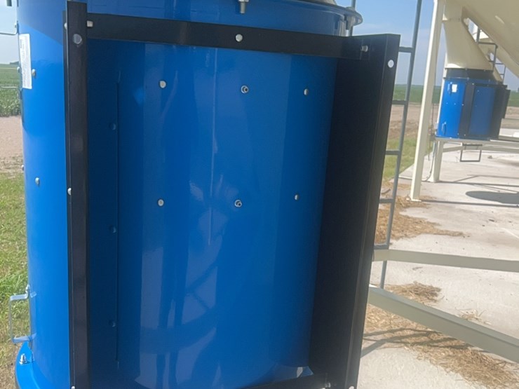 concept-7,500-bushel-hopper-bin,-fully-equipped-with-bin-fan-with-agi-grainguard-10-hp-three-phase-electric-motor.-image-37