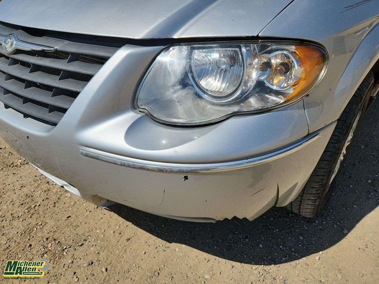 2006-chrysler-town-&-country-image-31