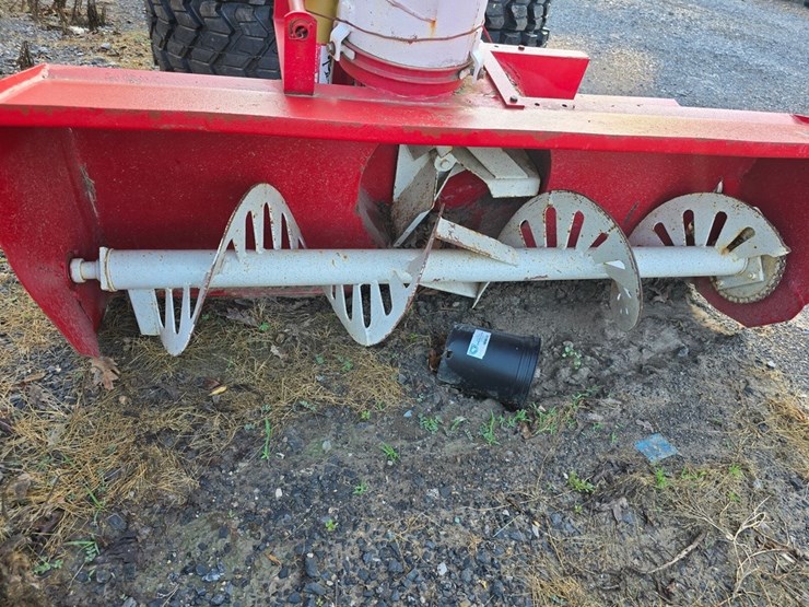 mckee-320-3pt.-snowblower-image-6