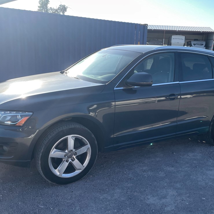 2010 AUDI Q5