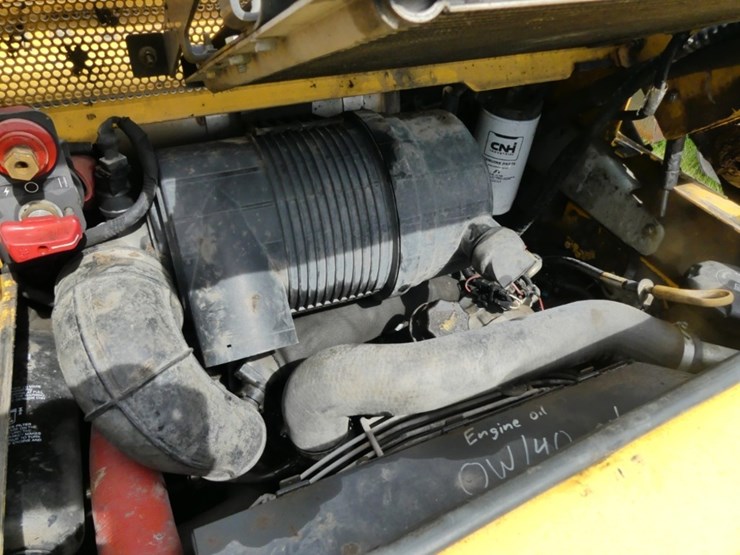 new-holland-c345-image-9