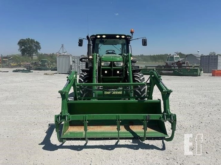 2013-john-deere-6125r-image-10