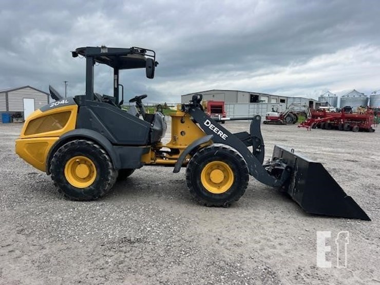 2020-deere-204l-image-8