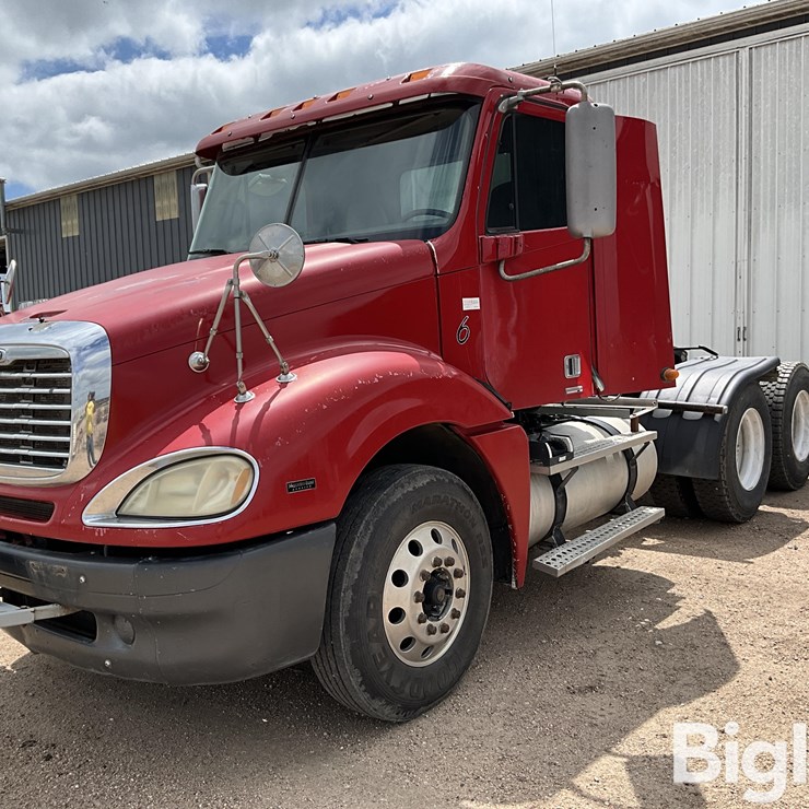 2007 FREIGHTLINER COLUMBIA 112