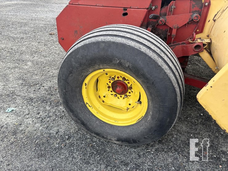 new-holland-790-image-5