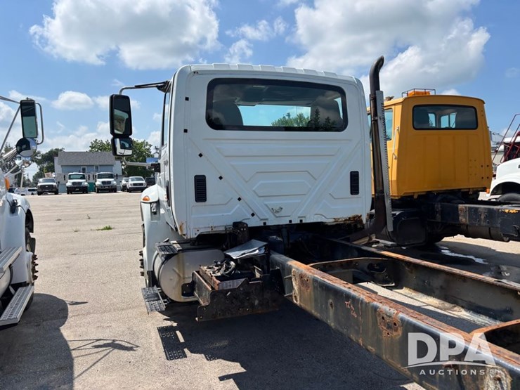 2012-international-durastar-4400-image-11