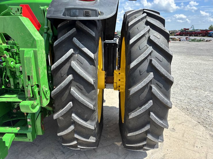 2018-john-deere-8400r-image-60