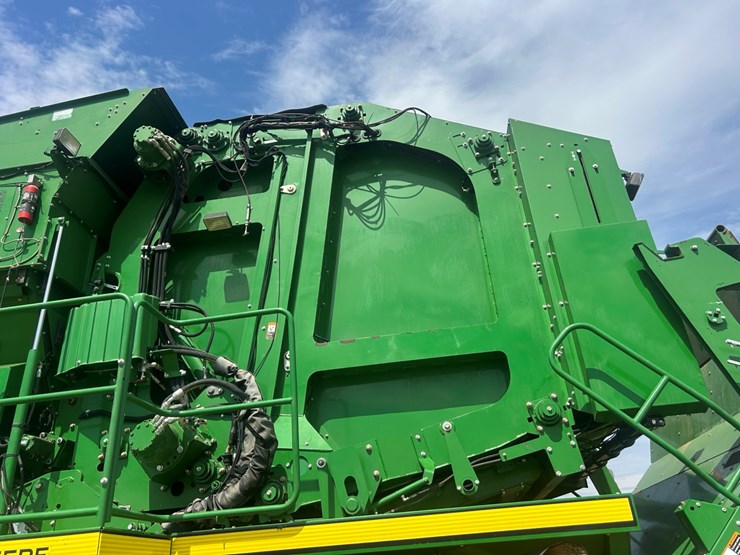 2016-john-deere-cs690-image-30