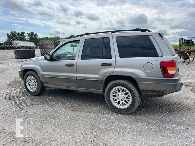 2001-jeep-grand-cherokee-laredo-image-3