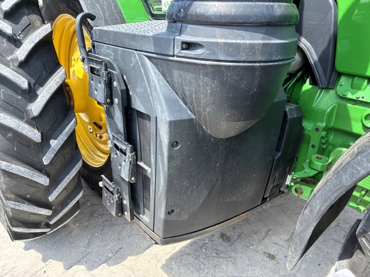 2018-john-deere-8400r-image-21