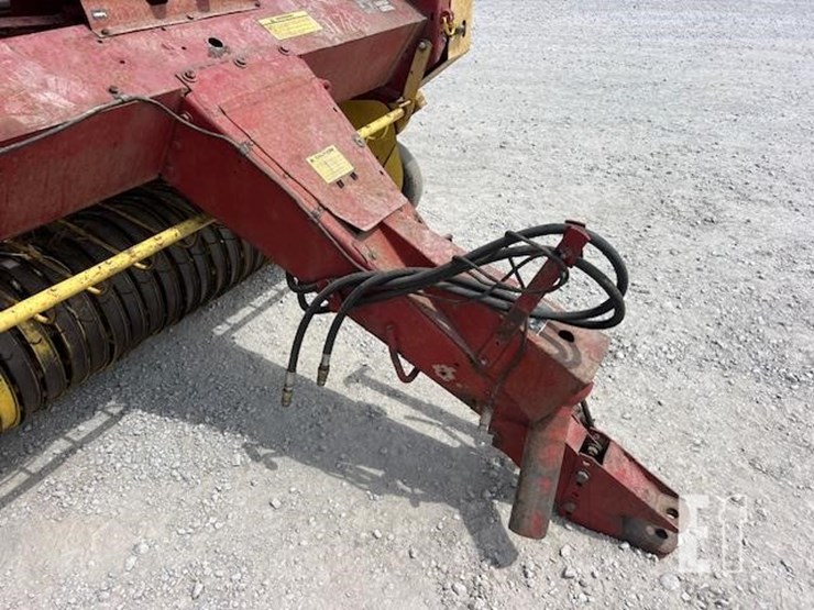 new-holland-852-image-8