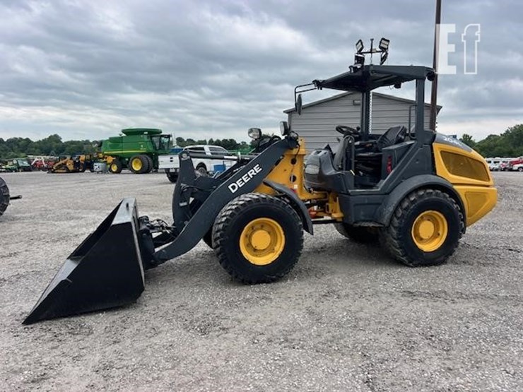2020-deere-204l-image-1