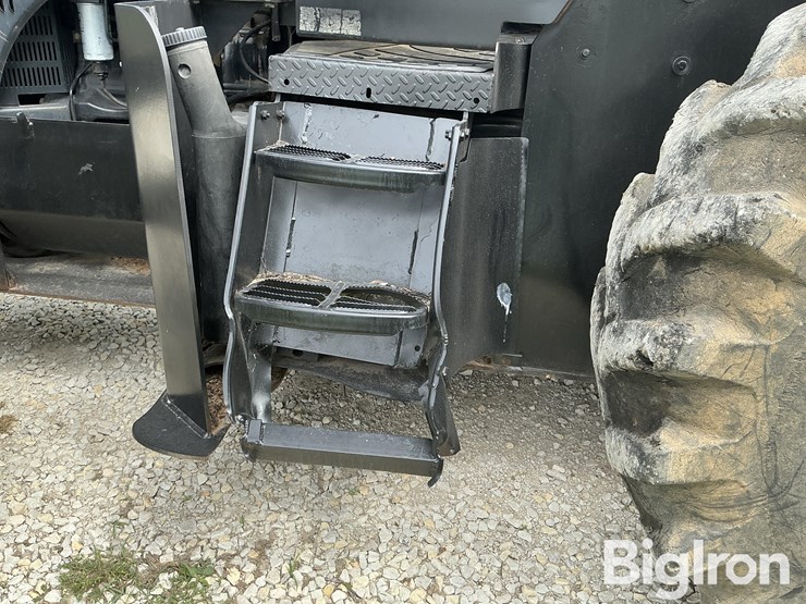 2013-new-holland-ts6.120-image-18