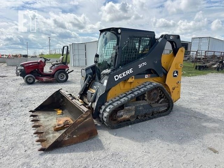 deere-317g-image-1