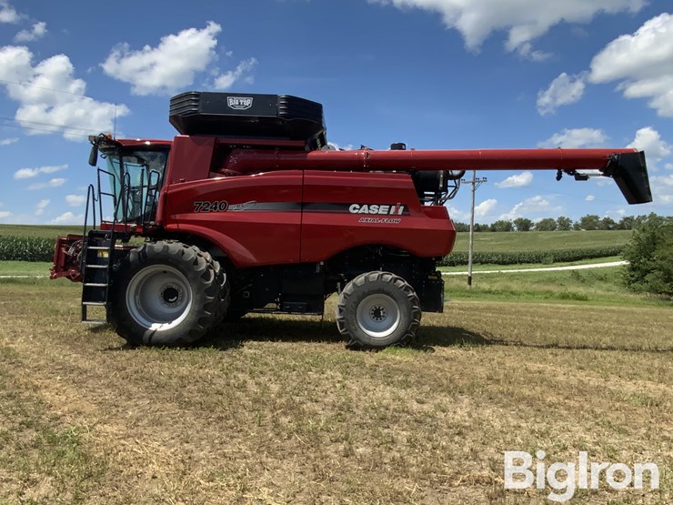 2015-case-ih-7240-image-8