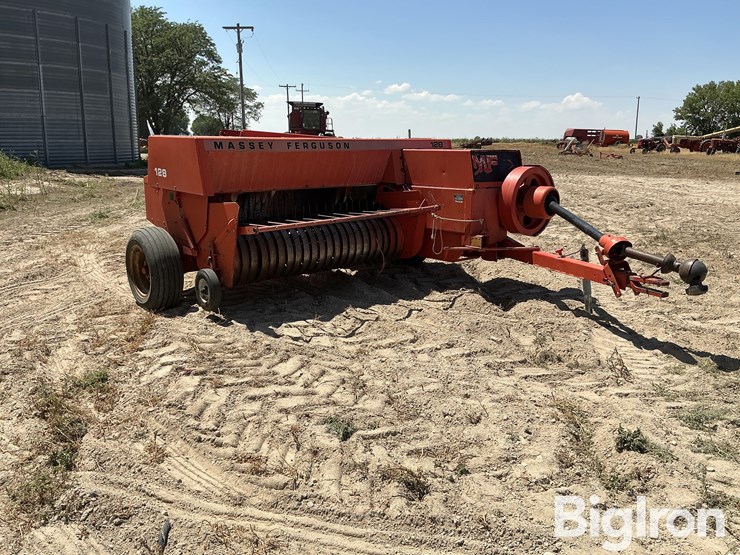 massey-ferguson-128-image-2