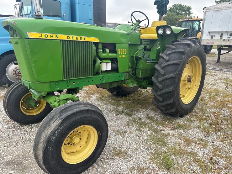 1969-john-deere-3020-image-3
