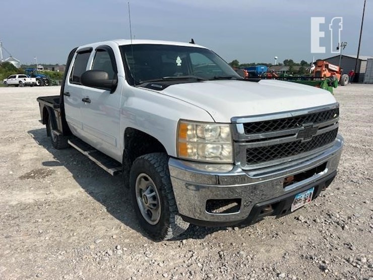 2011-chevrolet-silverado-2500hd-lt-image-10