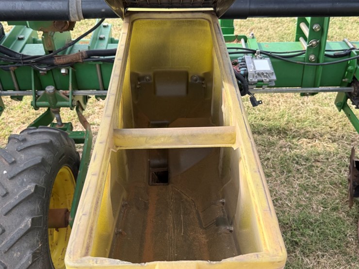 john-deere-1720-image-11