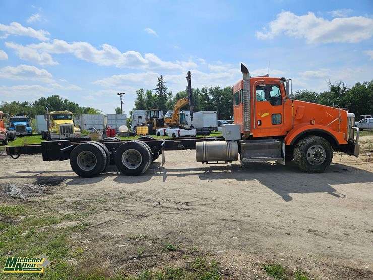 2010-kenworth-t800-image-11