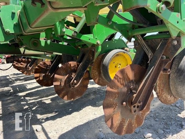 1993-john-deere-7200-image-16