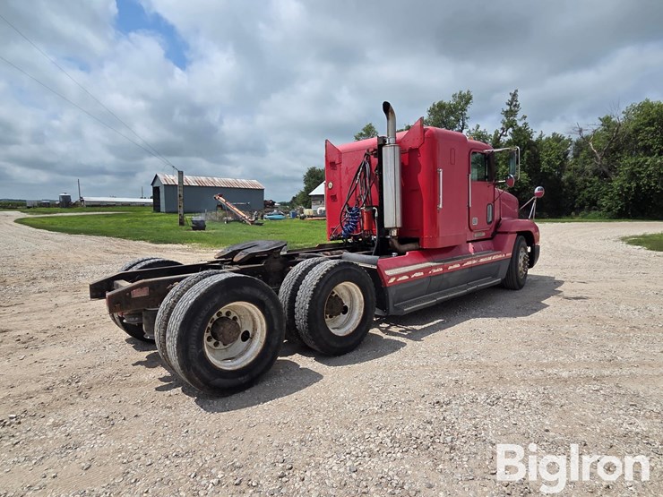 1996-freightliner-fld120-image-5