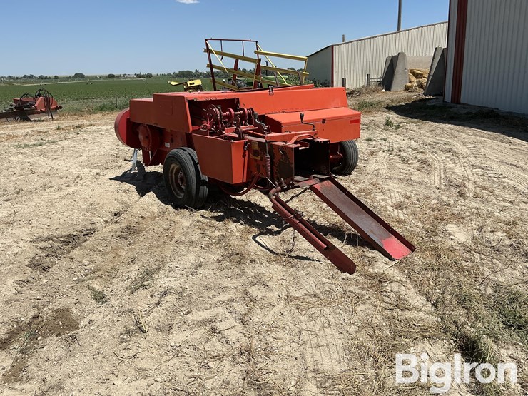 massey-ferguson-128-image-5
