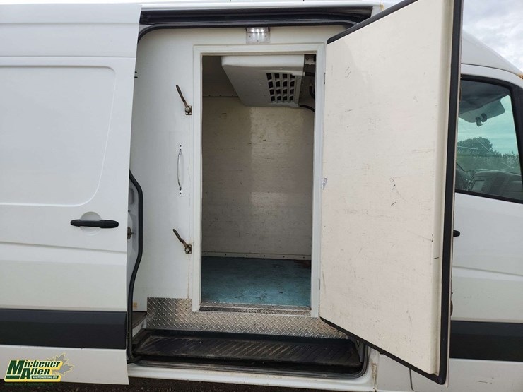 2016-mercedes-benz-sprinter-2500-image-20