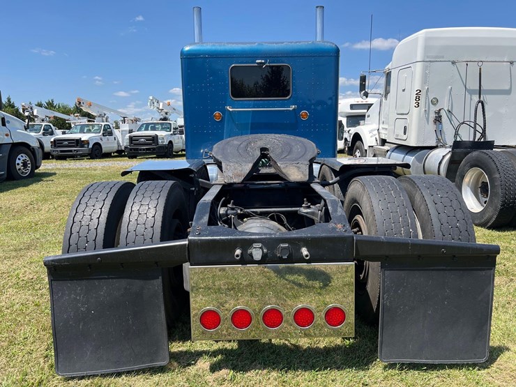 2008-peterbilt-389-image-8
