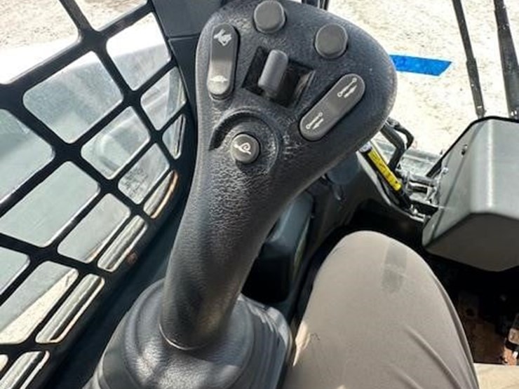 2022-bobcat-s66-image-21