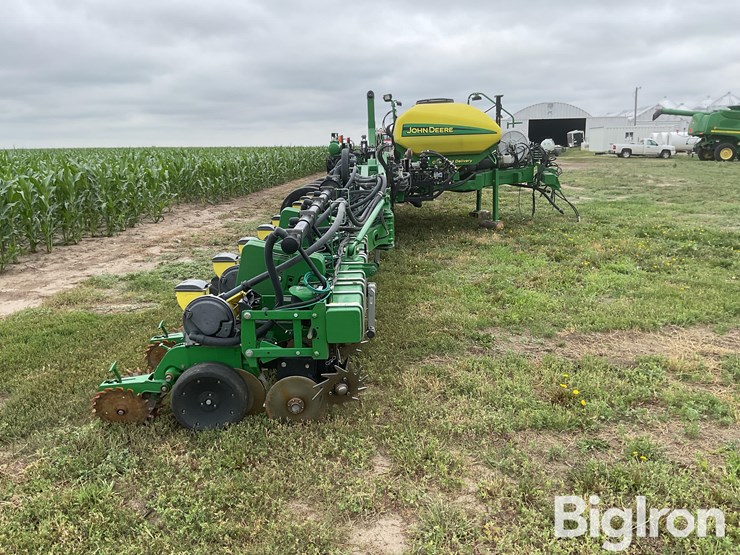 2013-john-deere-dr24-image-4