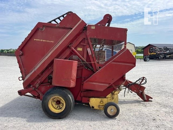 new-holland-852-image-6