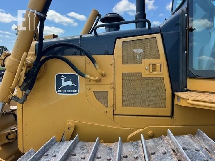 2000-deere-750c-lt-ii-image-25