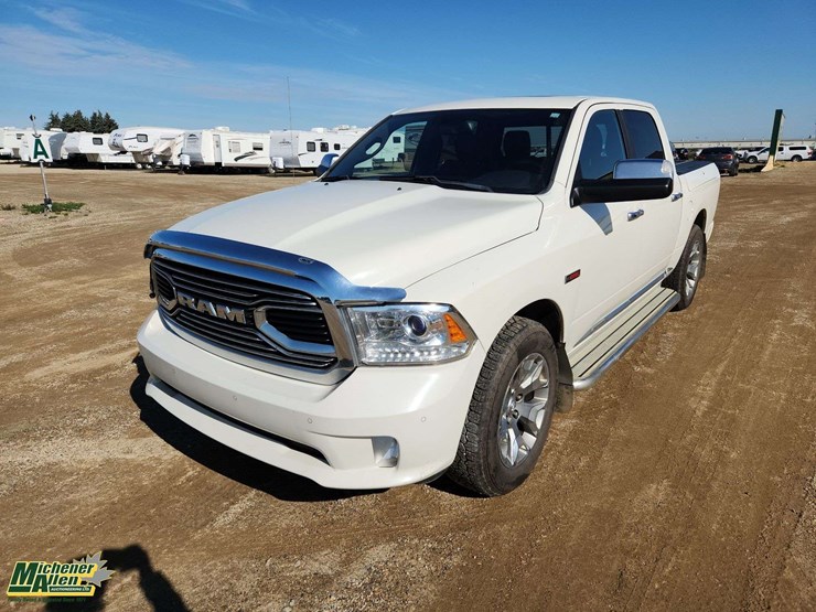 2016-ram-1500-laramie-image-1
