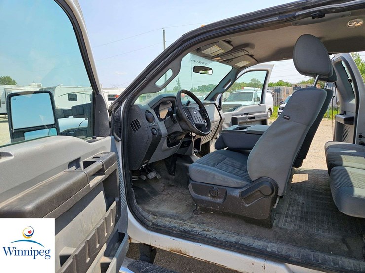 2014-ford-f350-image-27