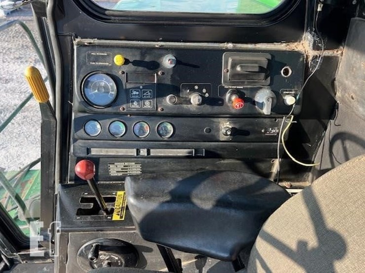 1988-john-deere-8820-titan-ii-image-50