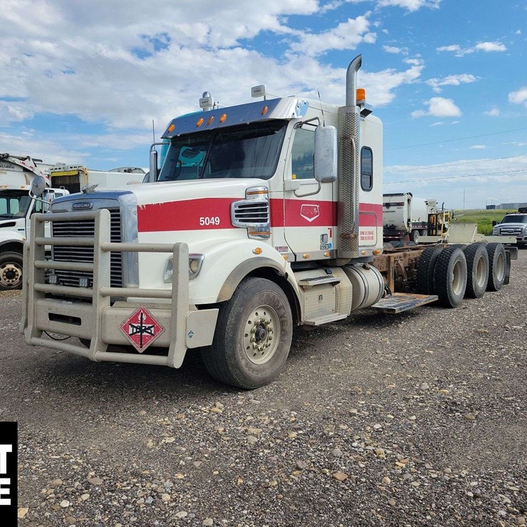 2015 FREIGHTLINER CORONADO 122 SD
