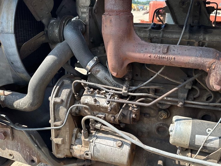 massey-ferguson-1085-image-9