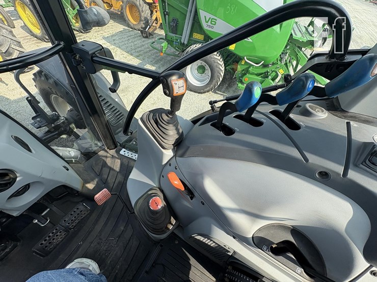 2016-new-holland-ts6.120-image-12