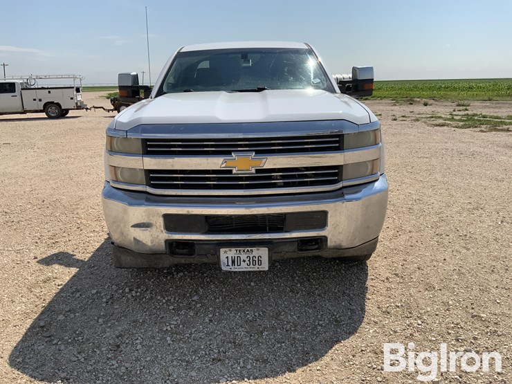 2015-chevrolet-2500-image-2