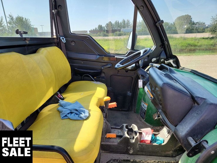 2015-john-deere-gator-image-15