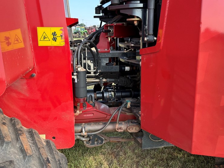 2023-case-ih-470-image-7