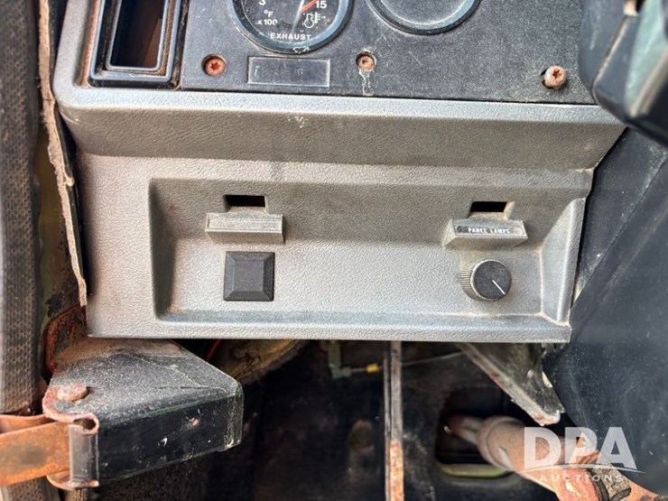 1995-mack-ch613-image-92