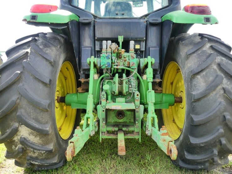 2014-john-deere-6125m-image-5