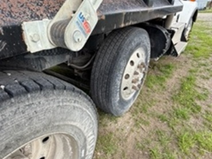 2012-kenworth-t800-image-17