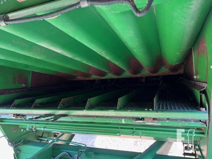 1988-john-deere-8820-titan-ii-image-37