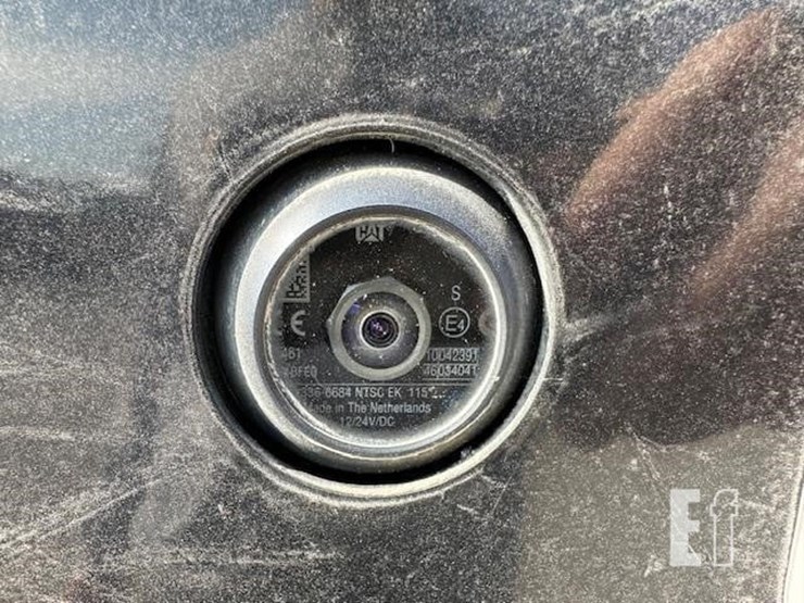 2015-caterpillar-299d-image-12