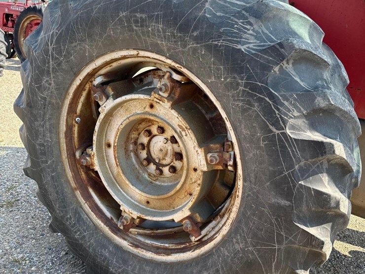 massey-ferguson-1085-image-5