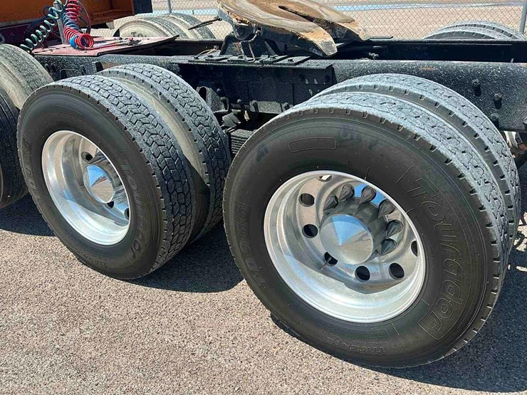 2002-kenworth-w900-image-7